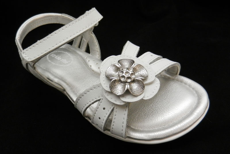 White â€œJoannaâ€ girlâ€™s Stride Rite sandals with flower on top