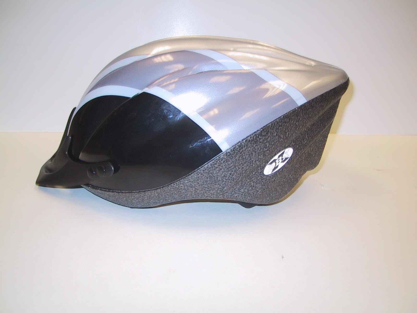 DBX Engage (VT-3), DBX Ravage (FX-2), and Geartec ESPY bicycle helmets
