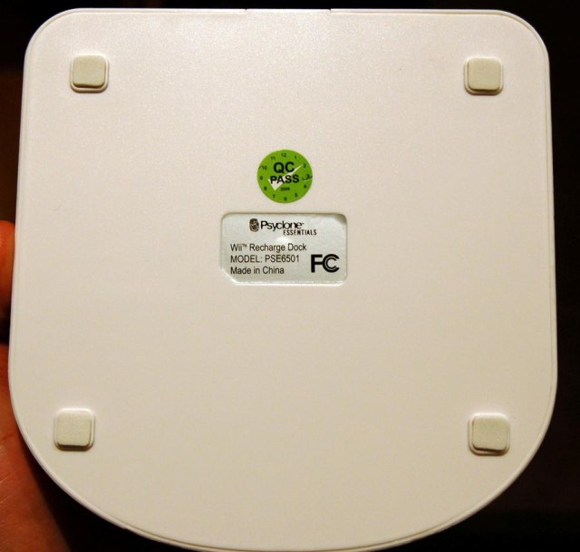 Psyclone Essentials and React Wii™ 4-Dock Battery Recharge Stations