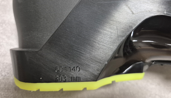 The article code is marked in the heel area on the inner side of the left boot (Example 601140 shown)