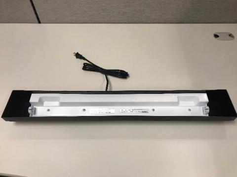 Bottom side of 30 inch reptile strip light fixture