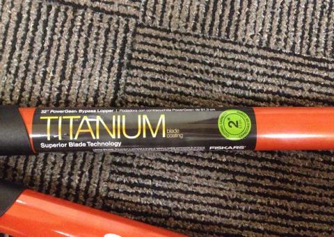 Fiskars 32-Inch Bypass Lopper Shears