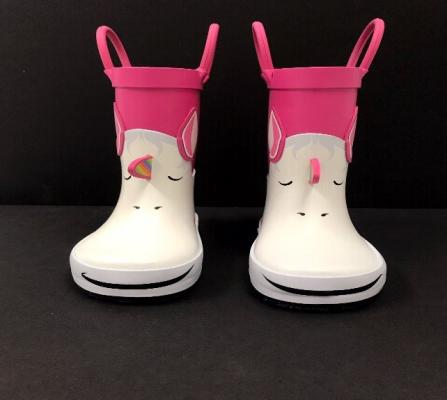 Photo of the front view of the recalled Cat & Jack “Lilia” Rain Boots