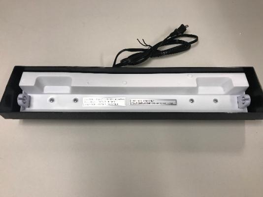 Bottom side of 20 inch reptile strip light fixture