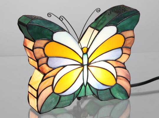Recalled butterfly clip light