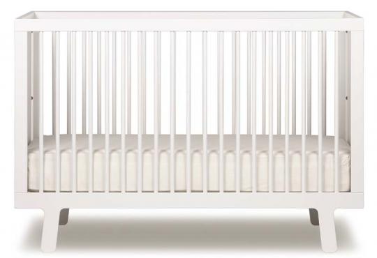 Oeuf Sparrow crib. Sold also in the colors birch, grey and walnut.