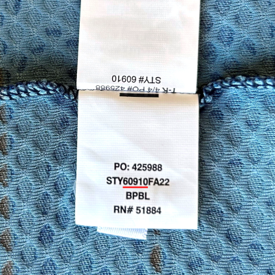 Sewn-in label with style number STY60910FA22