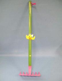 Recalled Robbie Ducky™ Garden Collection Rake