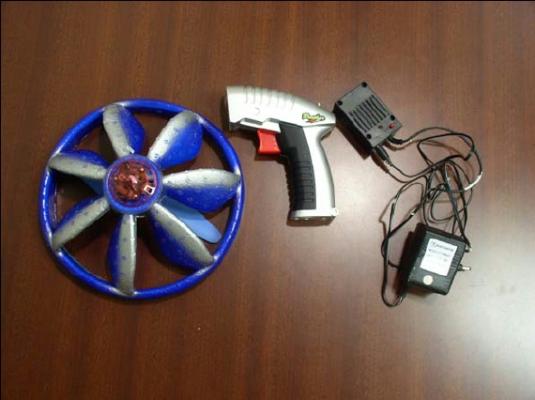 Image of recalled Battery-Powered Flying Saucer Toy