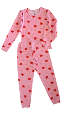 召回的粉色面料两件式睡衣，饰有红色心形棒棒糖和小白心