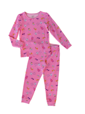 召回的粉红色面料两件式睡衣，配有飞机、彩虹、棕榈树、心形太阳镜和手提箱