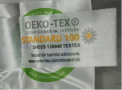 “STANDARD 100” está impreso en otra etiqueta dentro de la funda del colchón